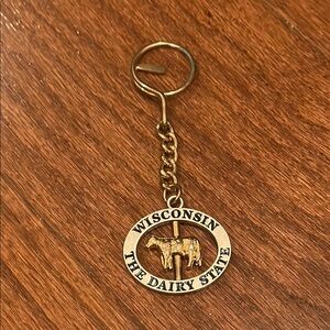 Wisconsin state Gold colored Key ring Holder